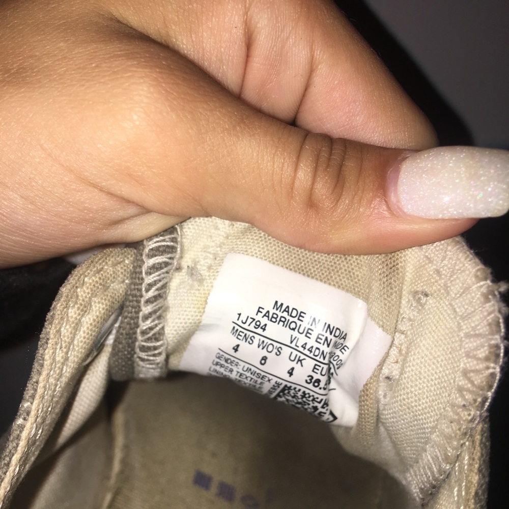 converse - Picture 2 of 2
